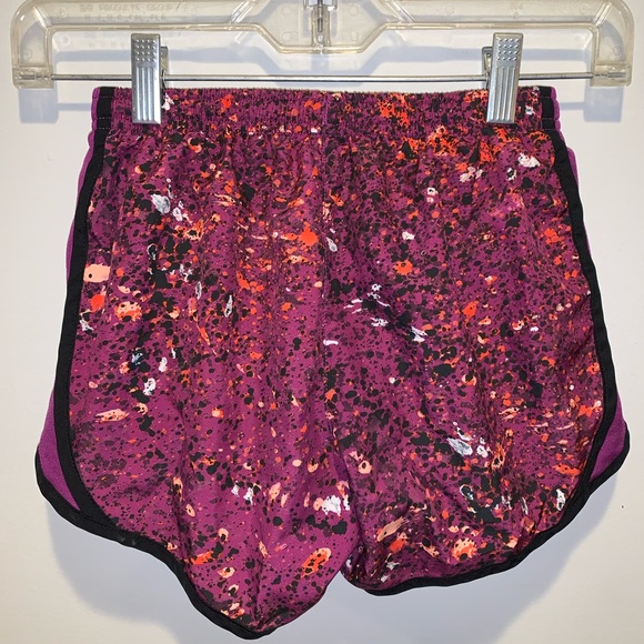 Girl’s M Nike dri-fit shorts - Picture 2 of 3